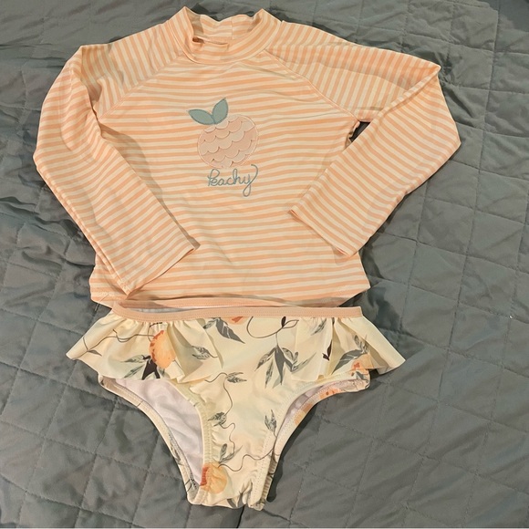 Jessica Simpson Peach and Floral Rash Guard and Bikini Bottoms Size 4T - Picture 1 of 7